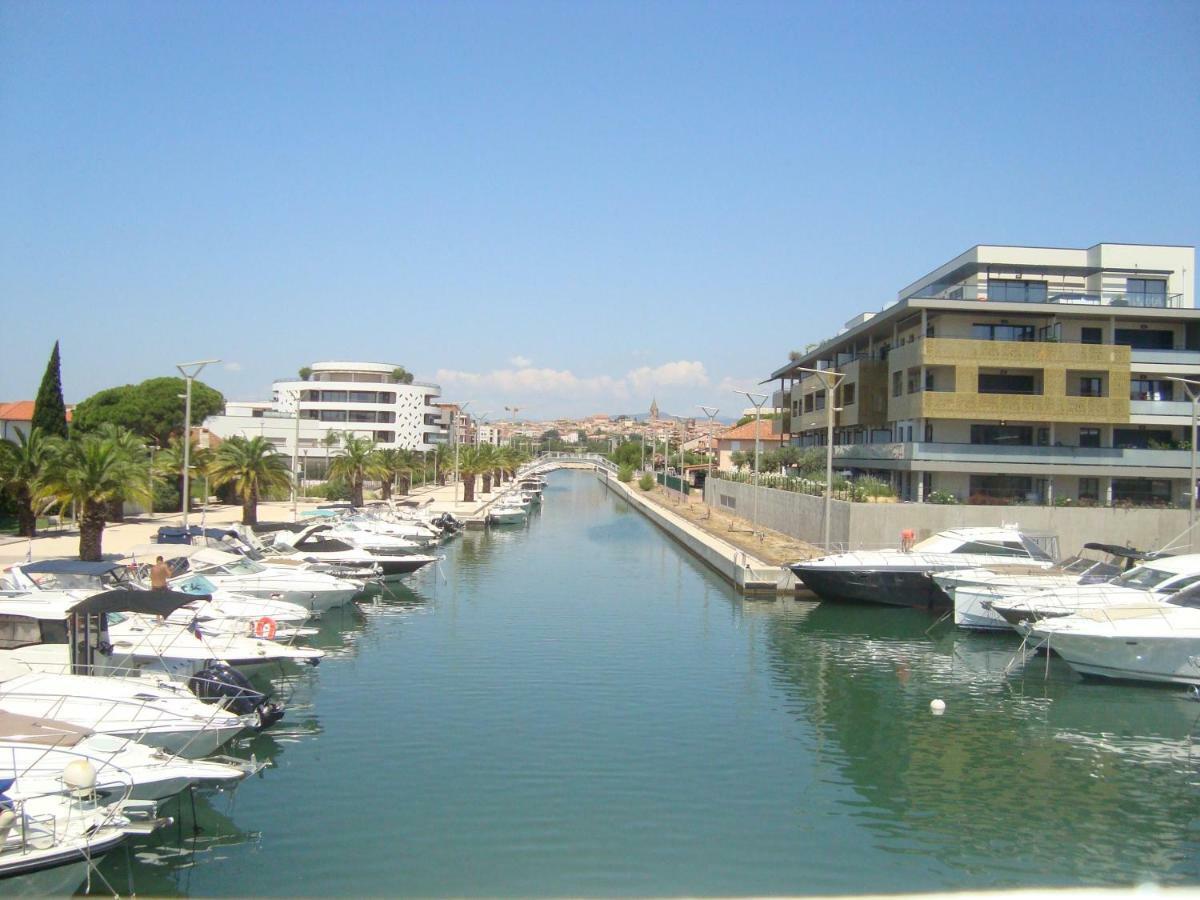 Au Coeur De Port Frejus - T2 30 M² - Tout A Pied ภายนอก รูปภาพ